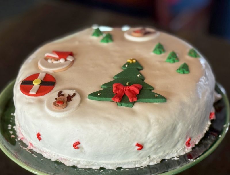 WHAT’S COOKING: Rich, fruity Christmas cake