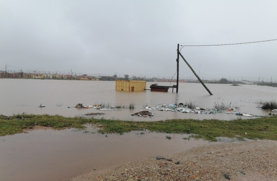 One dead as flash floods hit OR Tambo District Municipality